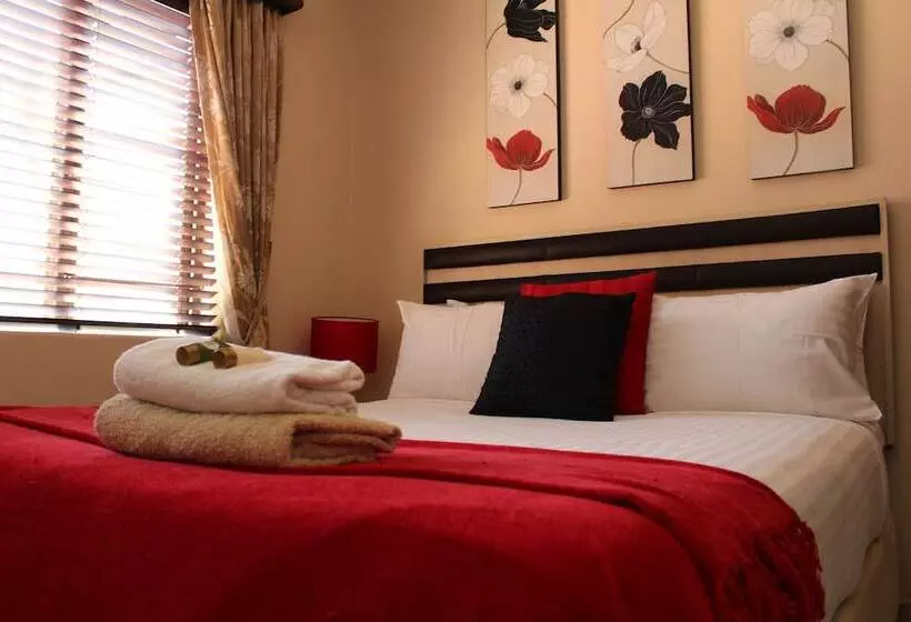 פנסיון Milkwood Mansion