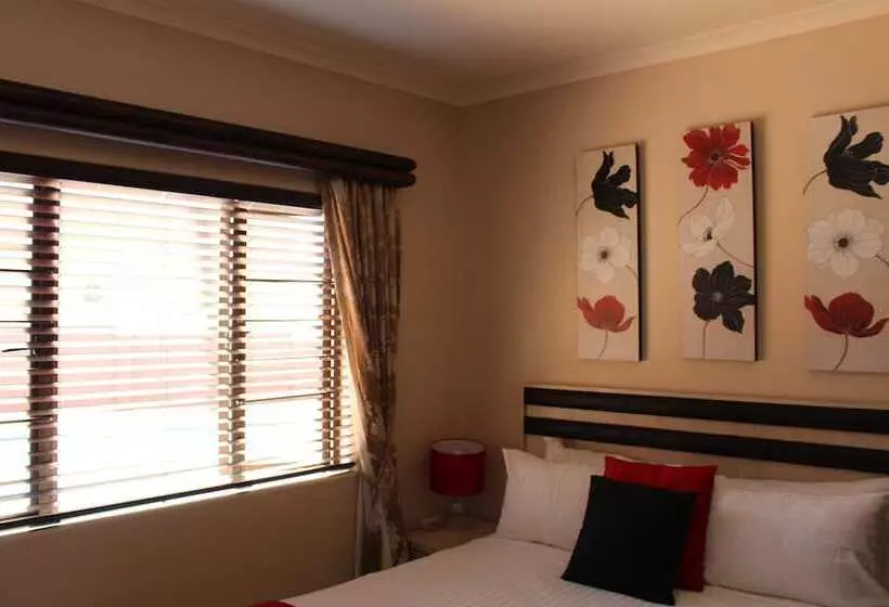 פנסיון Milkwood Mansion