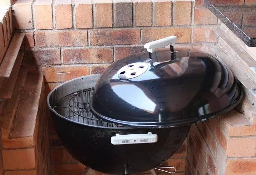 פנסיון Milkwood Mansion