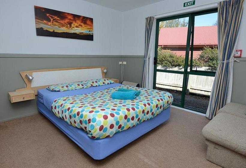 הוסטל Jack In The Green Garden Rooms