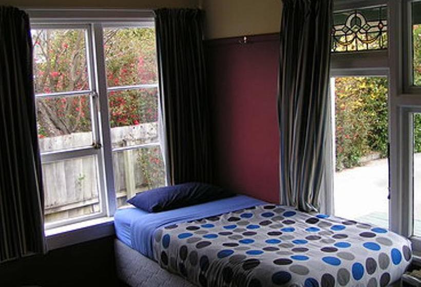 הוסטל Jack In The Green Garden Rooms