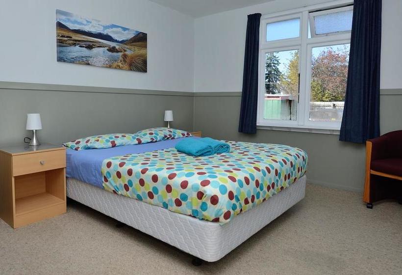 הוסטל Jack In The Green Garden Rooms