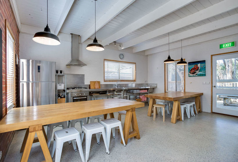 הוסטל Sorrento Beach House