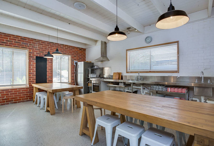 הוסטל Sorrento Beach House