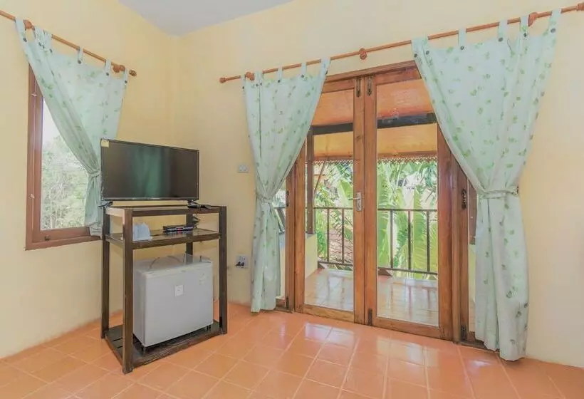 בית מלון כפרי Baanbali Beach Resort