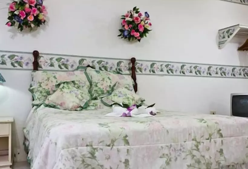 هتل Beyond Sunset Resort & Villas