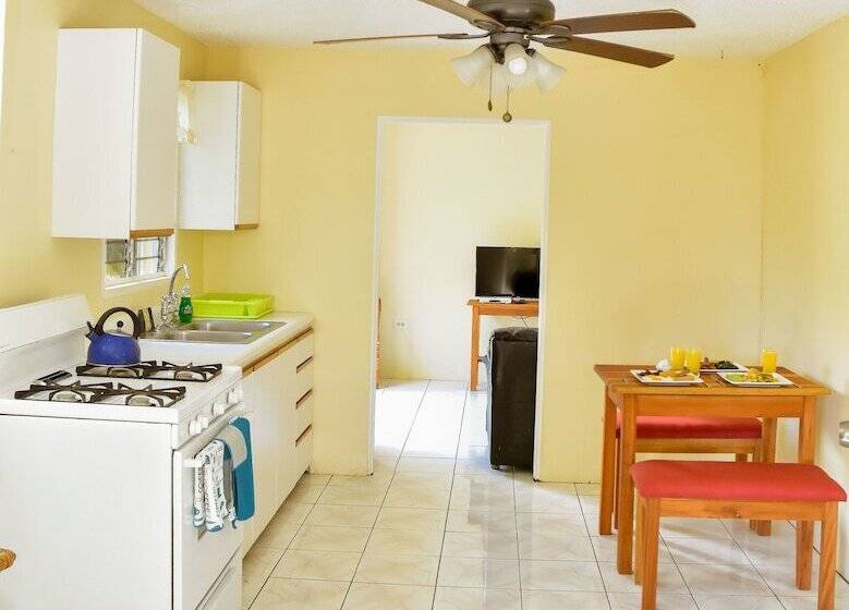 هتل Beyond Sunset Resort & Villas