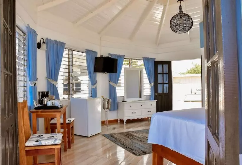 هتل Beyond Sunset Resort & Villas