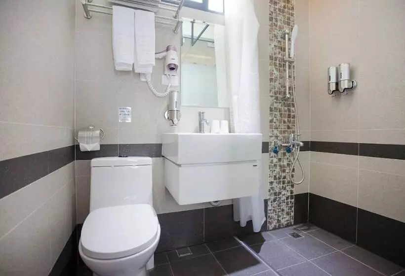 هتل Check Inn Express Taichung Fuxing Hall 2