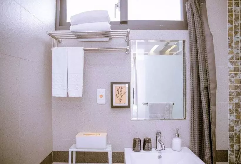 هتل Check Inn Express Taichung Fuxing Hall 2