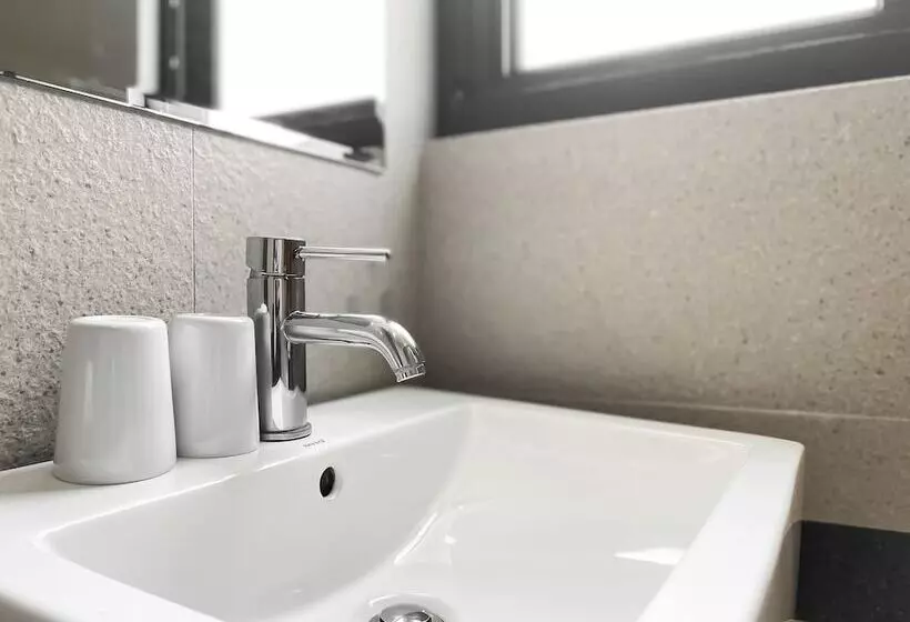 هتل Check Inn Express Taichung Fuxing Hall 2