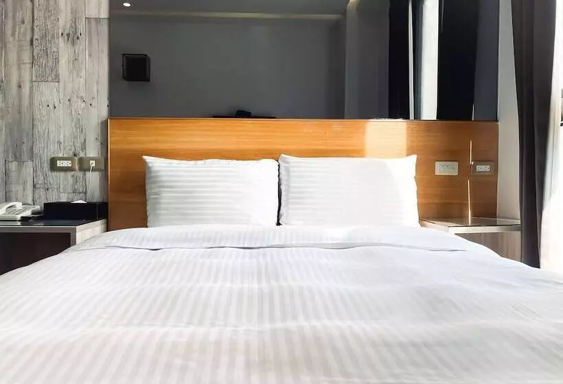 هتل Check Inn Express Taichung Fuxing Hall 2