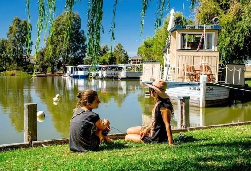 Отель Nrma Yarrawonga Mulwala Holiday Park