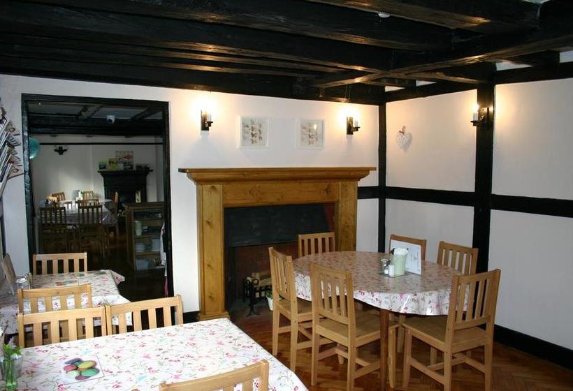 Отель Priory Court