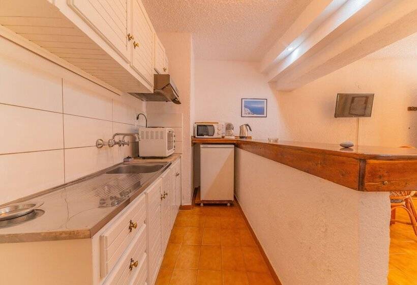 Kastro Studios Apartments