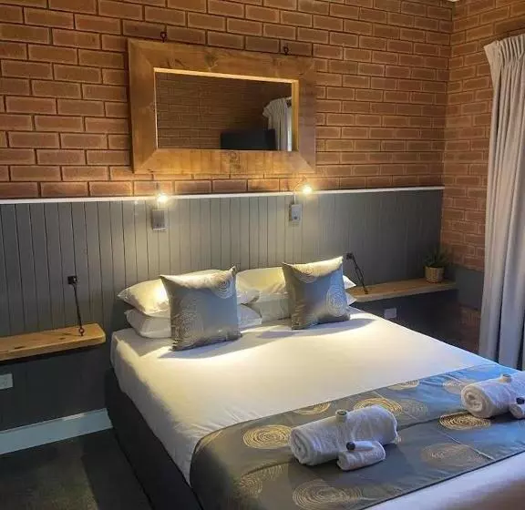 Мотель Ashleigh Court Motor Inn