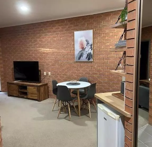 Мотель Ashleigh Court Motor Inn