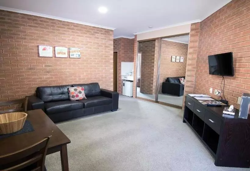 Мотель Ashleigh Court Motor Inn