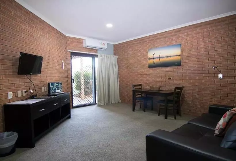 Мотель Ashleigh Court Motor Inn