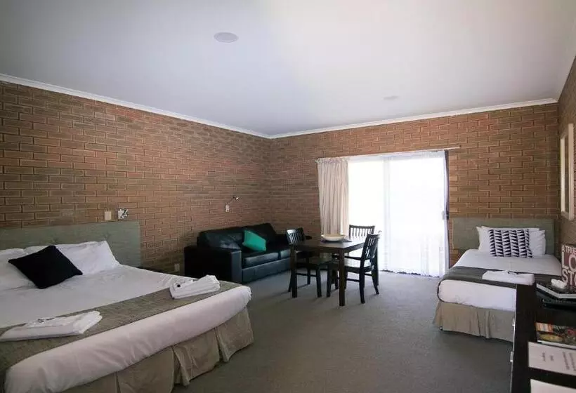 Мотель Ashleigh Court Motor Inn