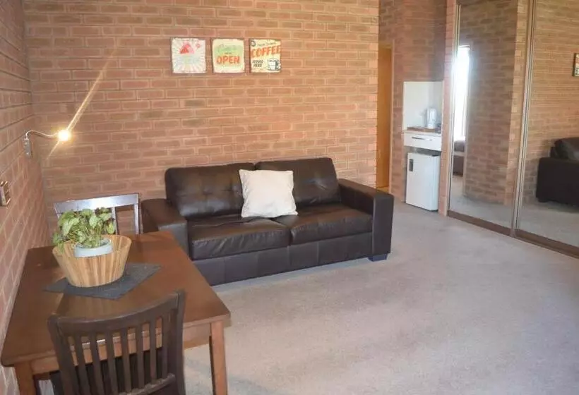 Мотель Ashleigh Court Motor Inn