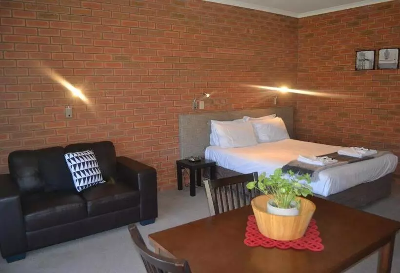 Мотель Ashleigh Court Motor Inn