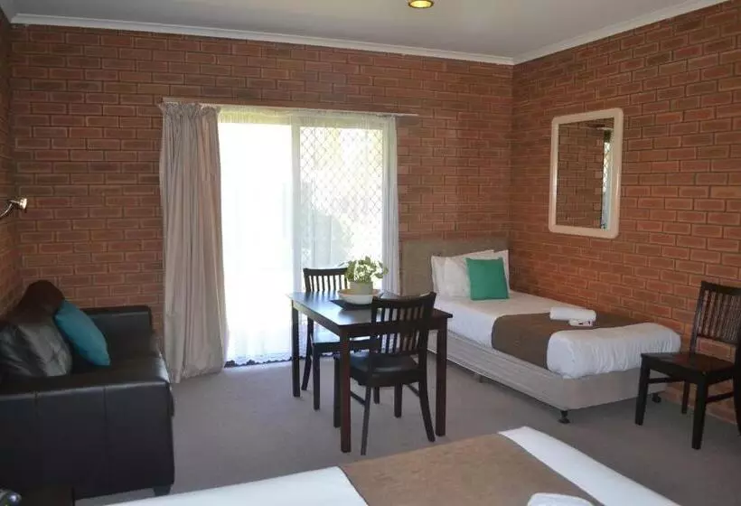 Мотель Ashleigh Court Motor Inn