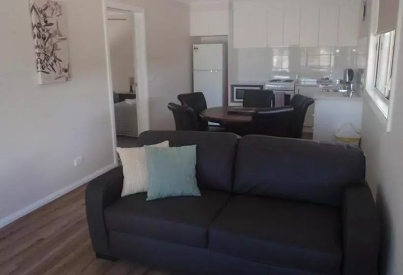 Мотель Ashleigh Court Motor Inn