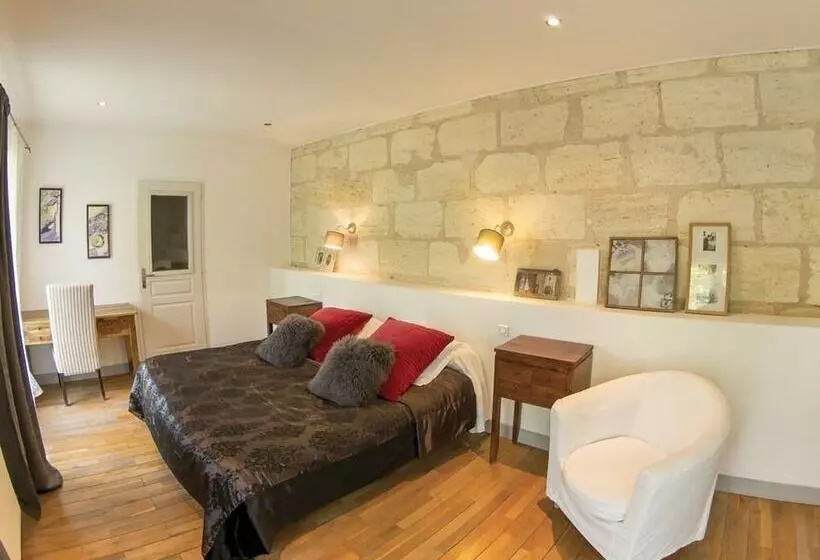 پانسیون Domaine De Quittignan Brillette