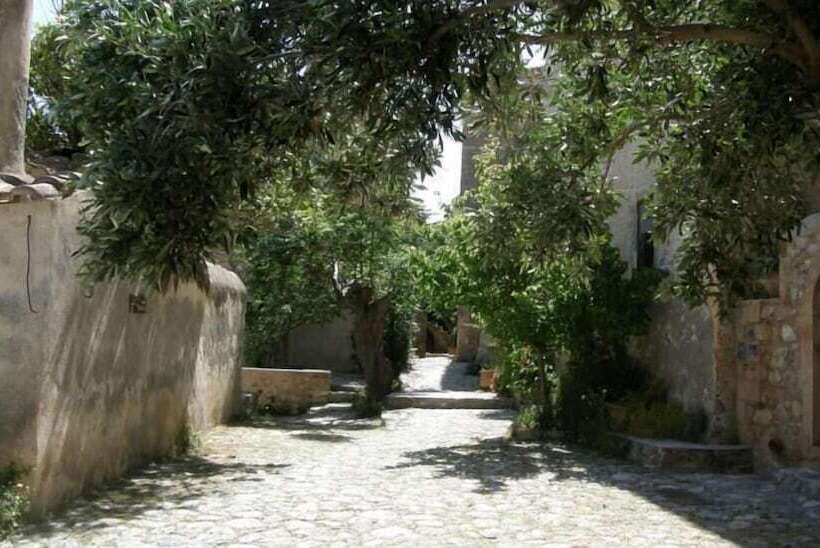 Dorovinis Monemvasia Castlehouses