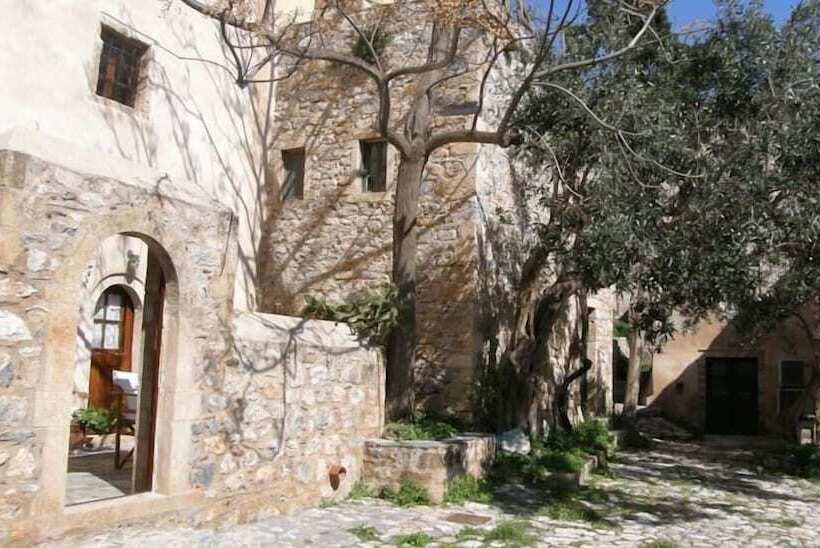 Dorovinis Monemvasia Castlehouses