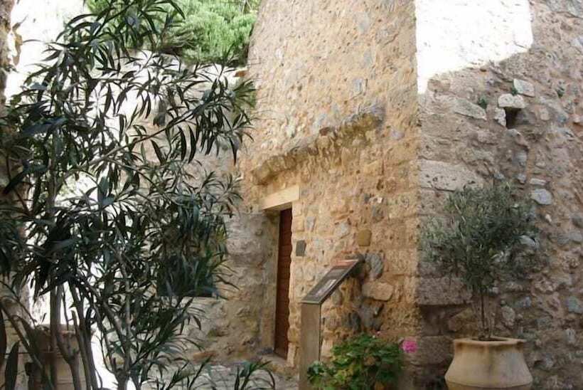 Dorovinis Monemvasia Castlehouses