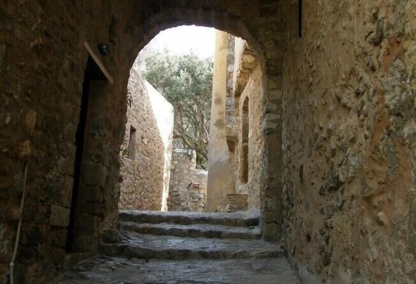 Dorovinis Monemvasia Castlehouses