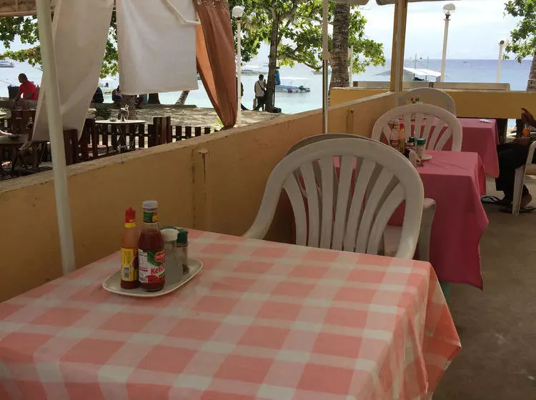 فندق Aquatica Beach Resort