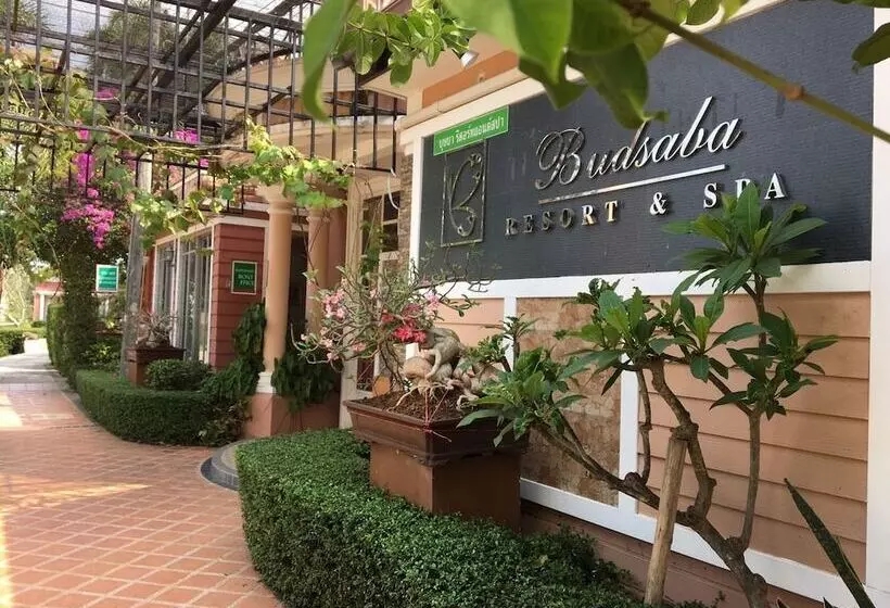 בית מלון כפרי Budsaba Resort & Spa