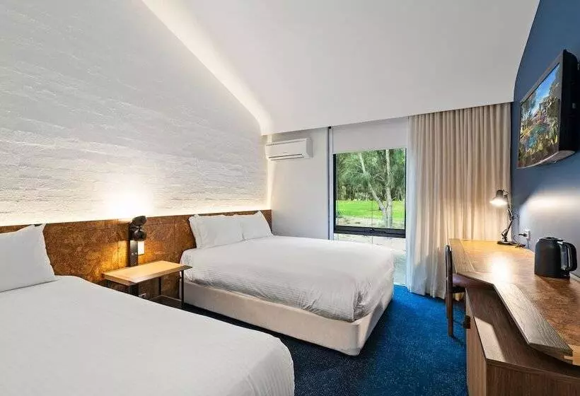 هتل Eden Oak Geelong