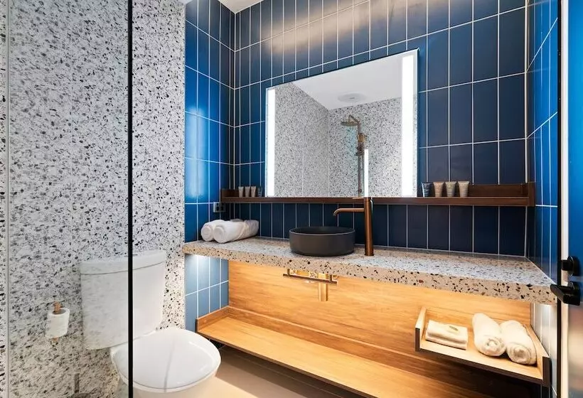 هتل Eden Oak Geelong