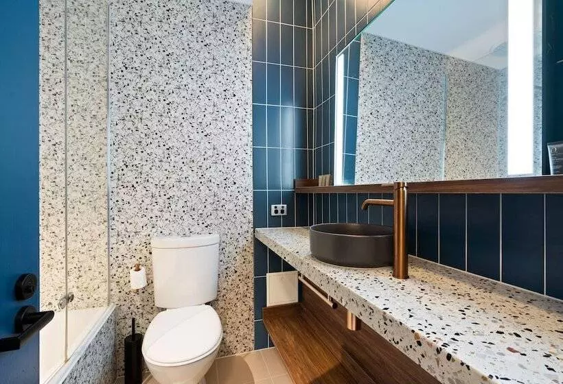 هتل Eden Oak Geelong