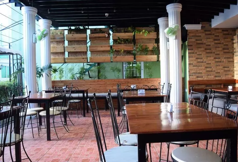 호텔 Euroasia By Bluebookers