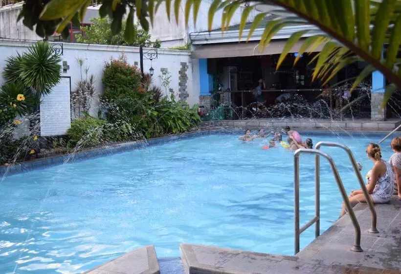 호텔 Euroasia By Bluebookers