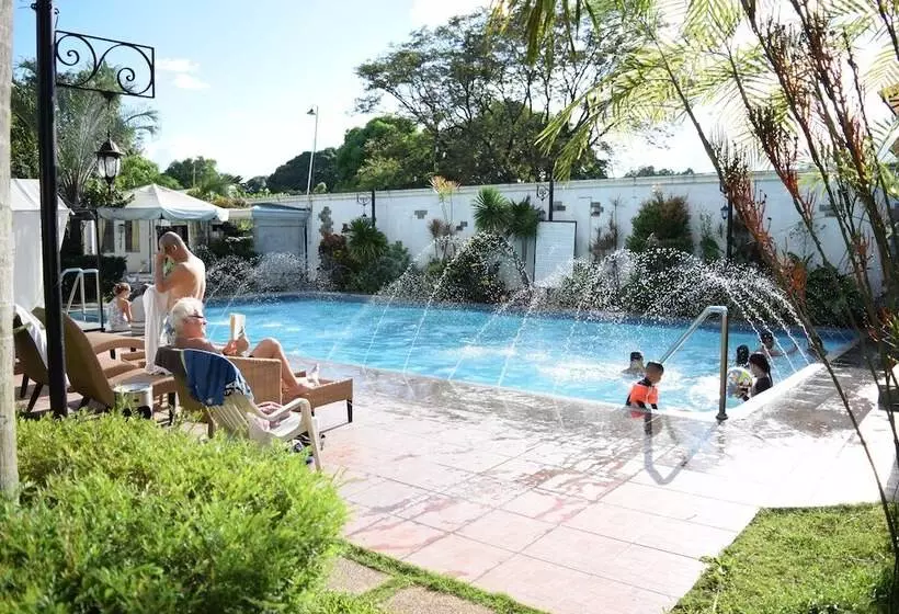 호텔 Euroasia By Bluebookers