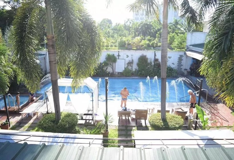 호텔 Euroasia By Bluebookers