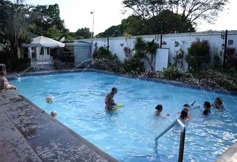 호텔 Euroasia By Bluebookers