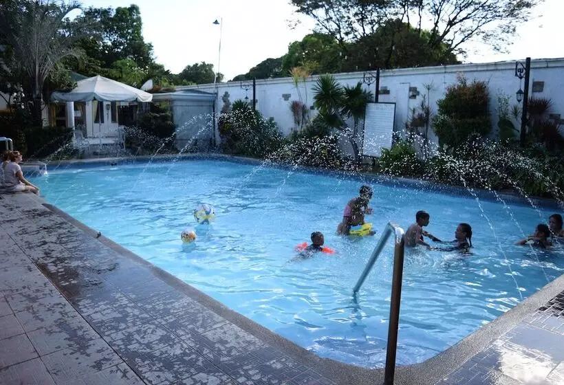 호텔 Euroasia By Bluebookers