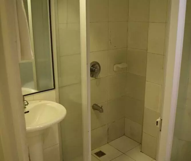 호텔 Euroasia By Bluebookers