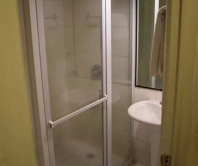 호텔 Euroasia By Bluebookers