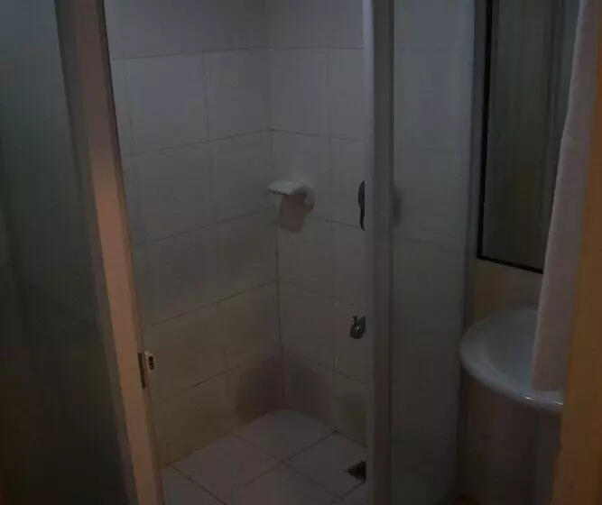 호텔 Euroasia By Bluebookers