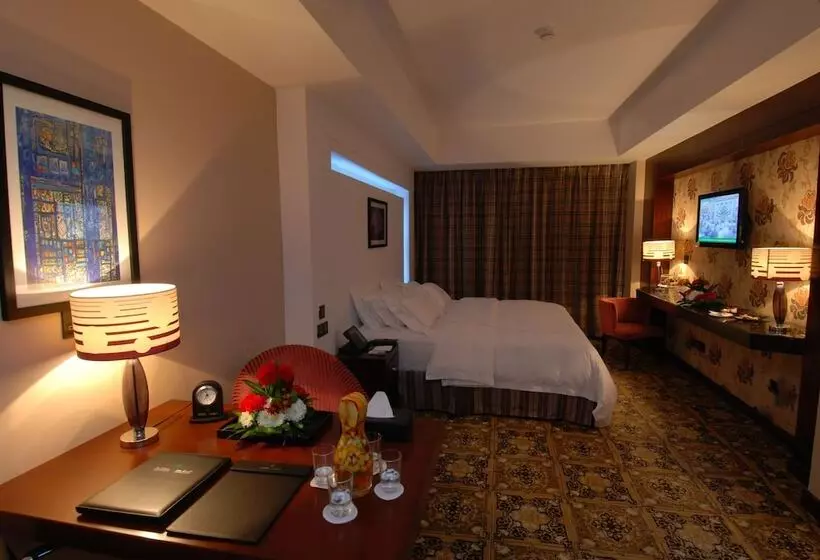 Gloria Al Madinah Al Fayroz Al Massi