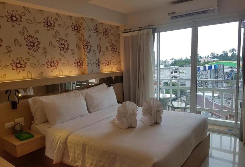 ホテル Kavinburi Green