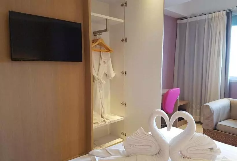 호텔 Kavinburi Green